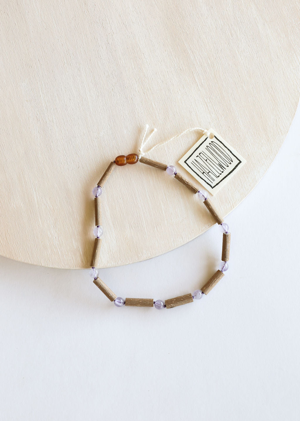 Collier en bois de noyer et améthyste