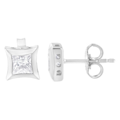 Pendientes de diamantes en corte princesa de oro blanco de 10 quilates con engaste invisible