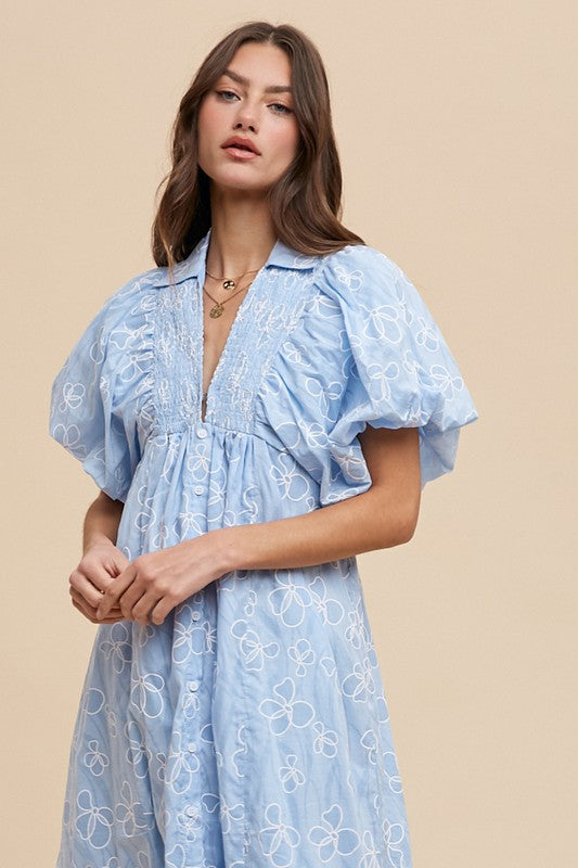 Vestido de Verano con Detalle de Smock Floral y Mangas Abullonadas
