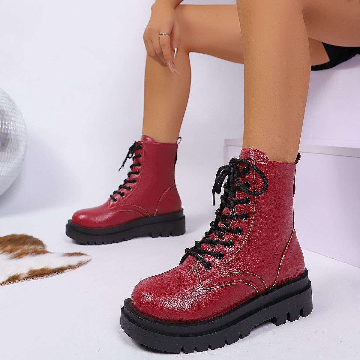 Bottes Martin en cuir à lacets pour femmes avec plateforme à bout rond
