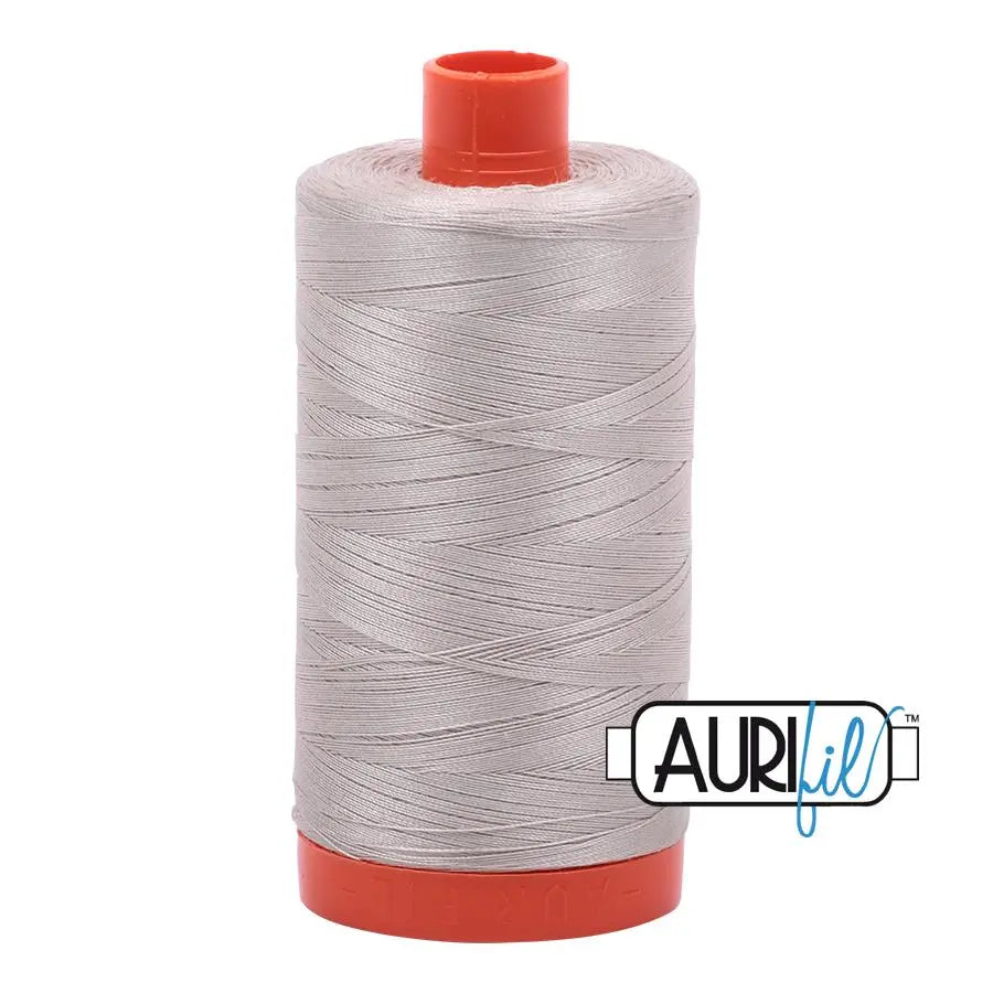 Bobina grande de algodón Aurifil 50wt 6725 Moondust