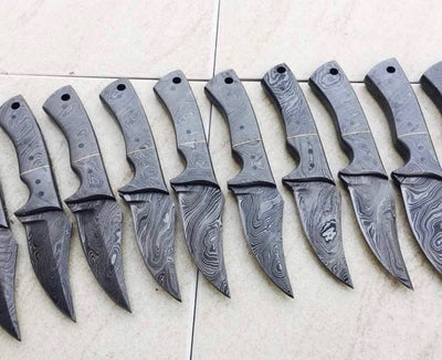 Urbanedge Damascus Steel Skinning Knife - Custom Handmade Full Tang, 7.25-inch - Korvel