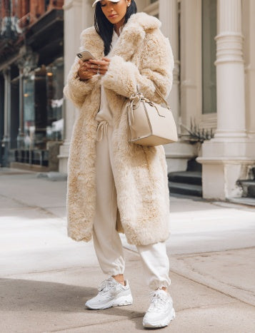 Oversized Faux Fur Coat in Beige - Luxurious Winter Outerwear