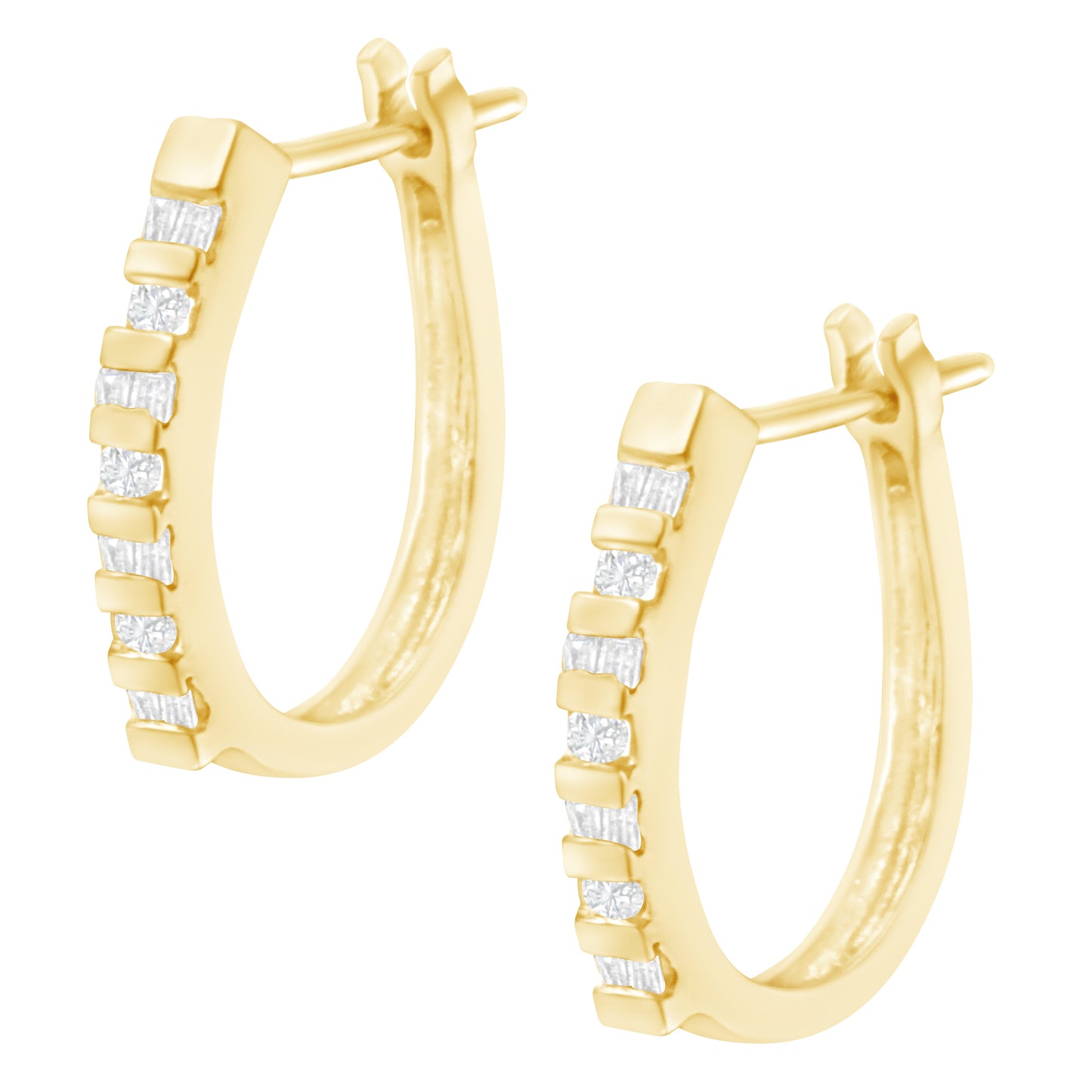 Pendientes de aro oblongos de diamante en oro amarillo de 10 quilates