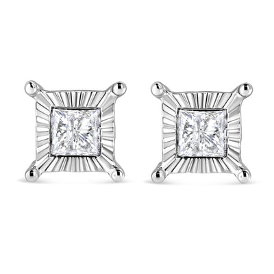 Pendientes de Stud Solitario de Diamante de Corte Princesa en Plata de Ley .925