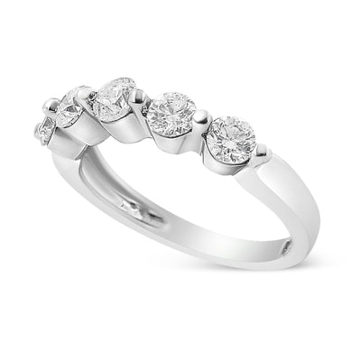 Bague en diamant à 5 pierres en or blanc 14K - Taille 7