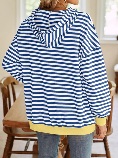 Sudadera con capucha a rayas suelta y casual