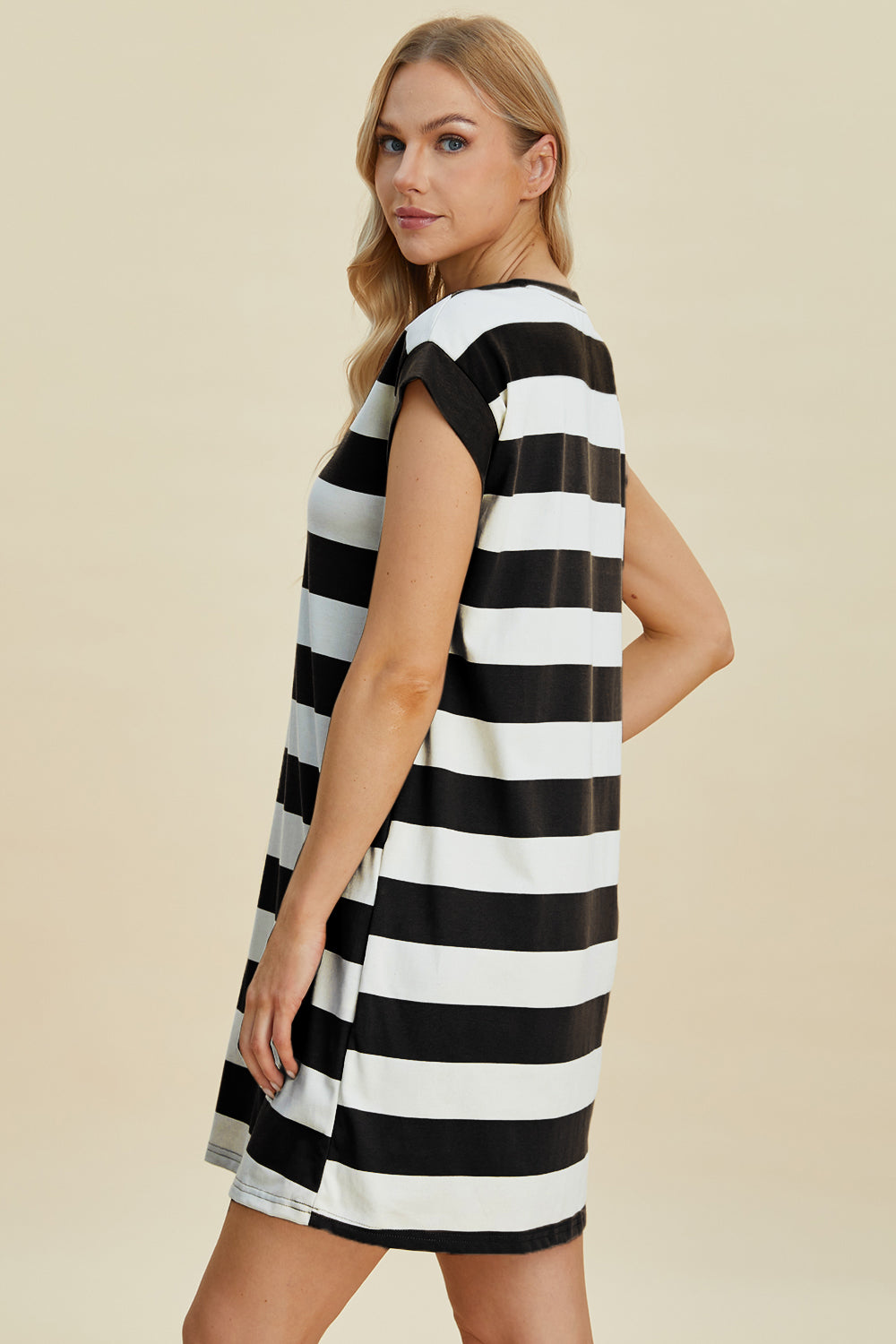 Vestido Mini de Manga Corta a Rayas Chic para Mujeres