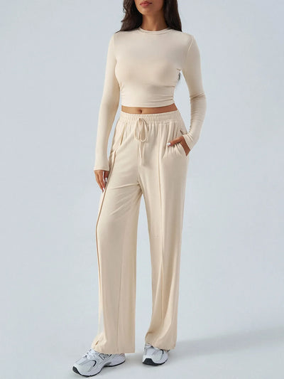 Ensemble haut à col rond à manches longues et pantalon