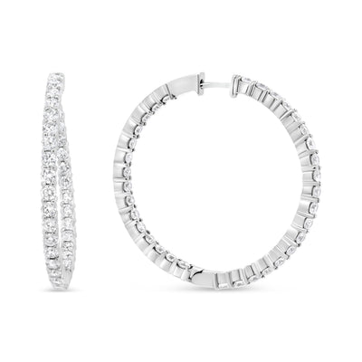 Pendientes de aro curvados de diamantes en oro blanco de 18 quilates