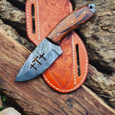 Premium Damascus Steel Skinning Knife with Custom Leather Sheath - Korvel