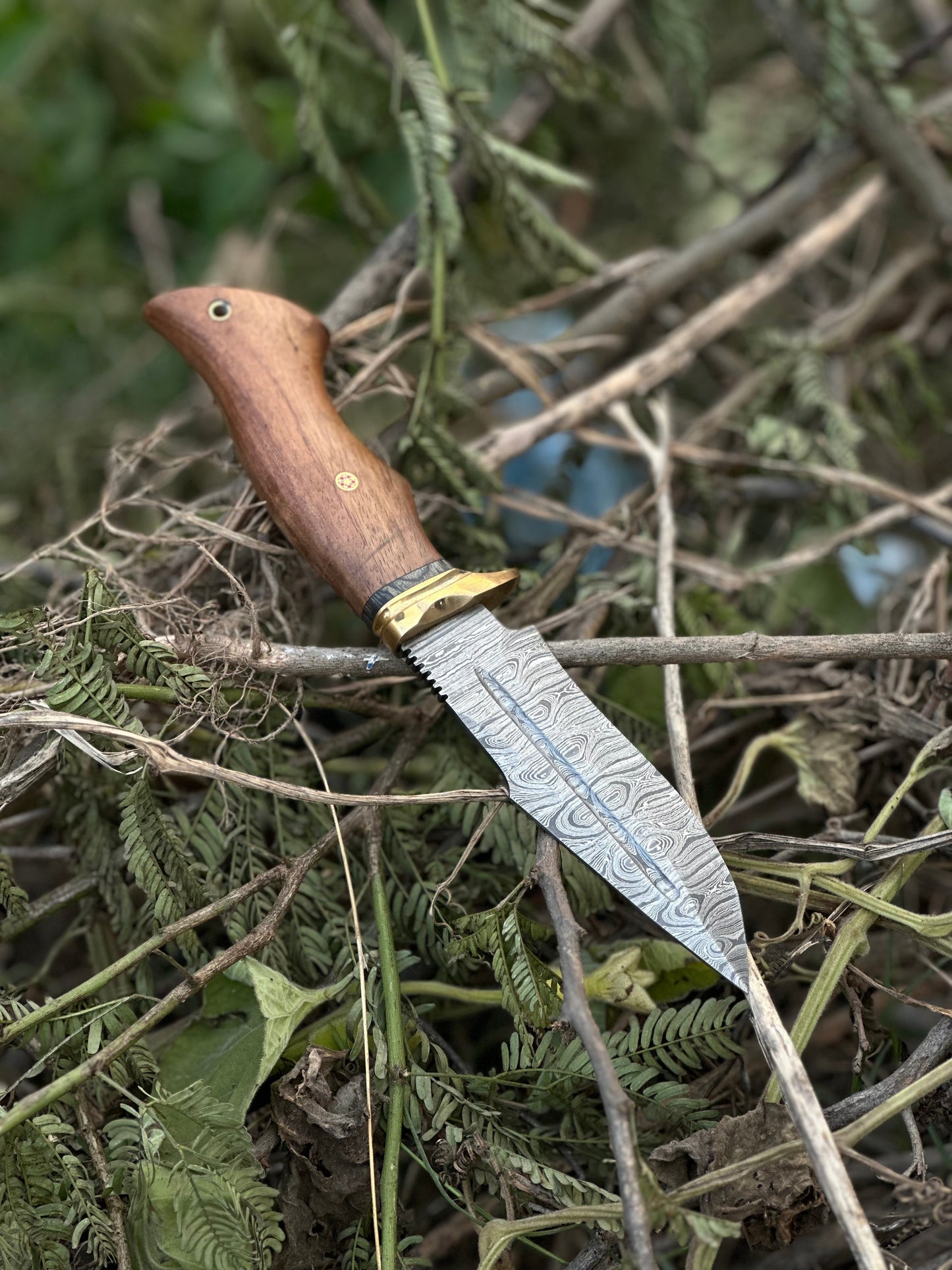 Premium 10" Damascus Steel Hunting Knife with Elegant Rosewood Handle & Leather Sheath - Korvel