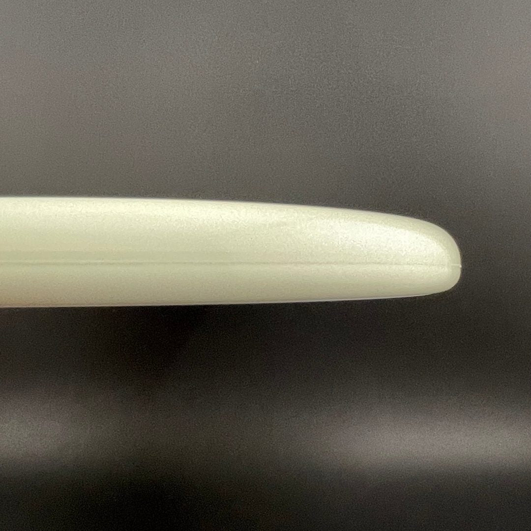K1 Berg - Blanc / Menthe "Nice Not Perfect" X-Out Disc Golf Putter