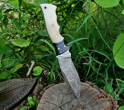 Artisan Crafted Damascus Steel Hunting Knife - Korvel