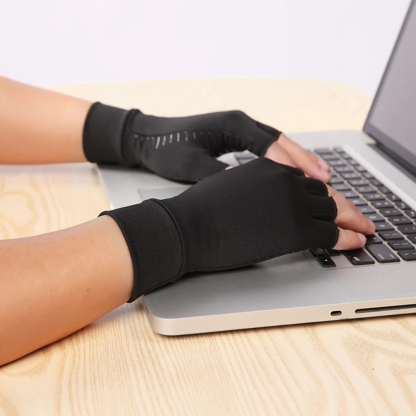 Indoor Writing Copper Fiber Health Care Half Finger Rehabilitation Training Joint Pain Relief Gloves Pressure Gloves - Korvel