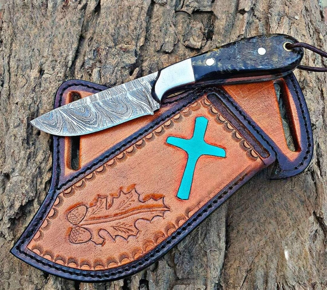 Rustic Cowboy Bull Cutter Knife – 4.5" Damascus Steel with Sheep Horn Handle - Korvel