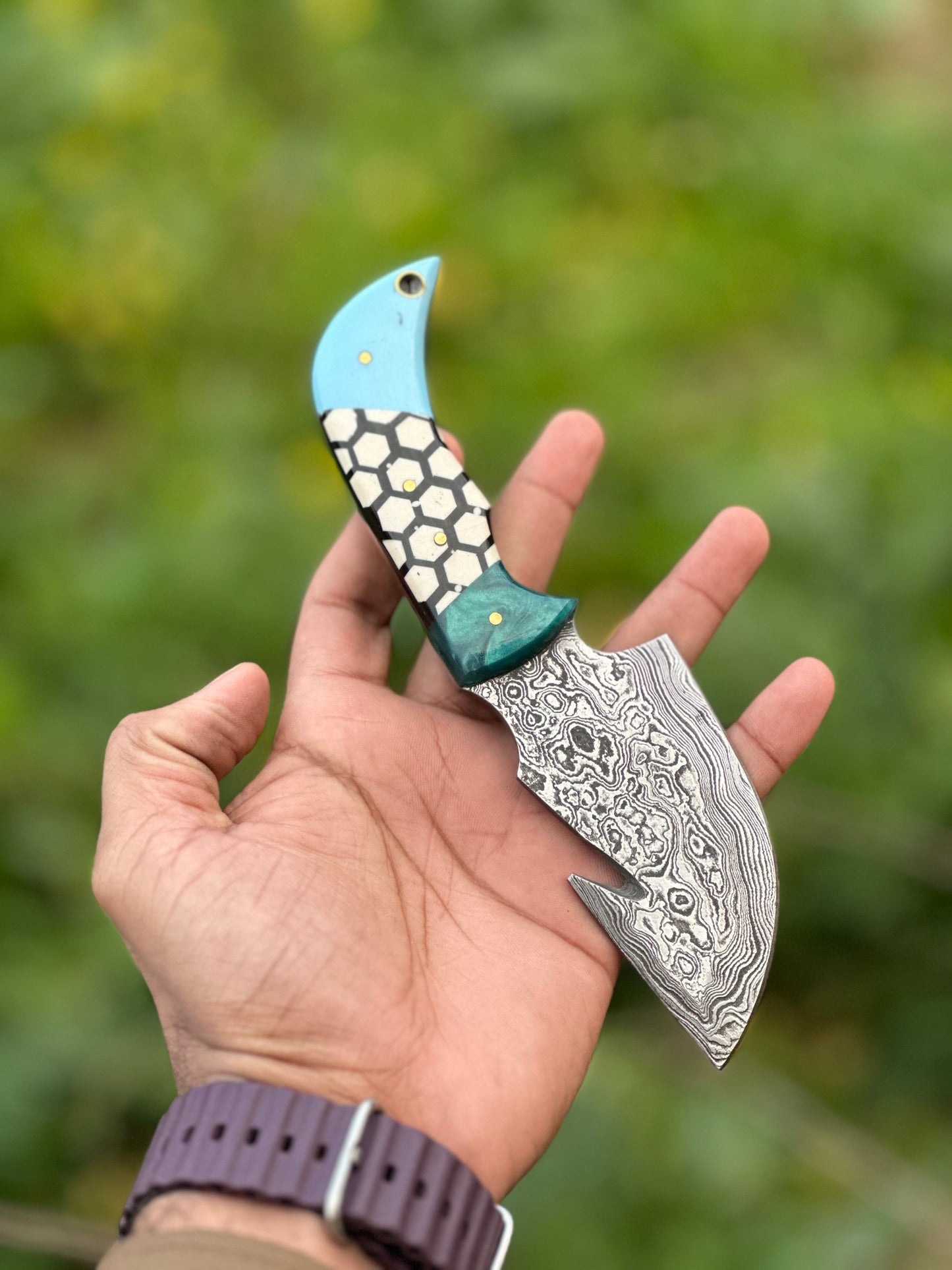 Artisan Damascus Steel Guthook Knife – 7.5” Resin Handle with Leather Sheath - Korvel