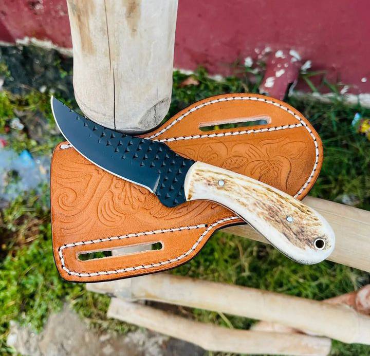 Handcrafted Cowboy Bull Cutter Knife | J2 Steel Blade with Stag Horn Grip - Korvel