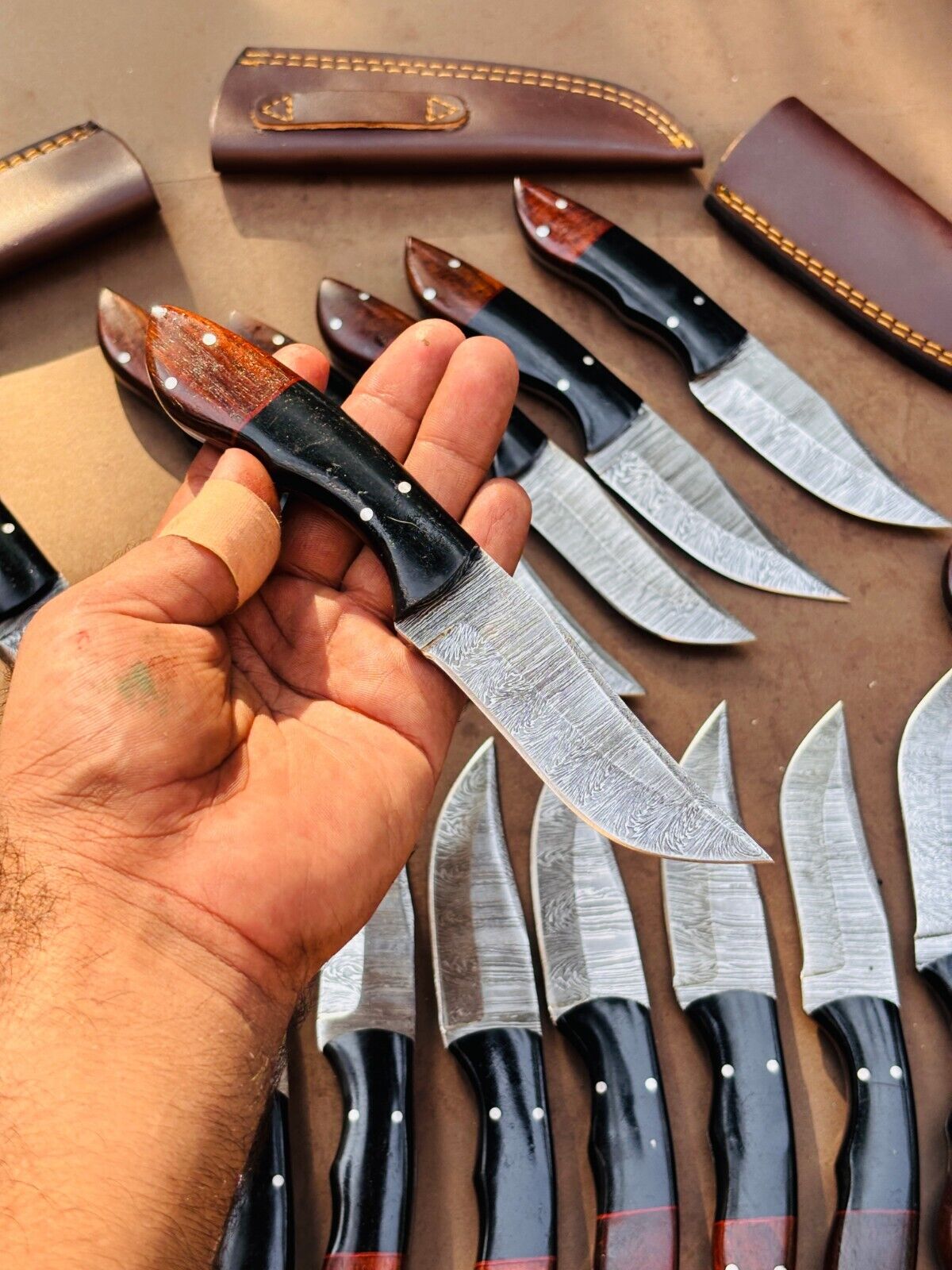 Premium 4.5-Inch Damascus Steel Skinning Knife - Handcrafted Excellence - Korvel