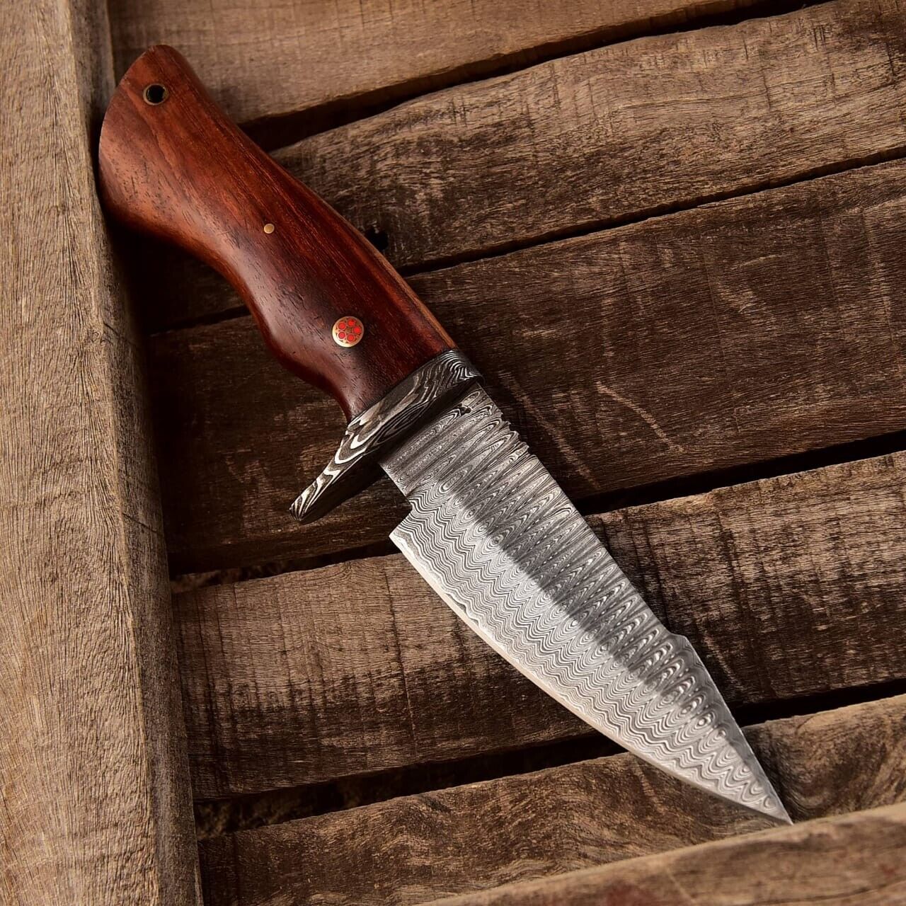 Artisan Crafted Compact Hunting Knife with Damascus Steel Blade - Korvel