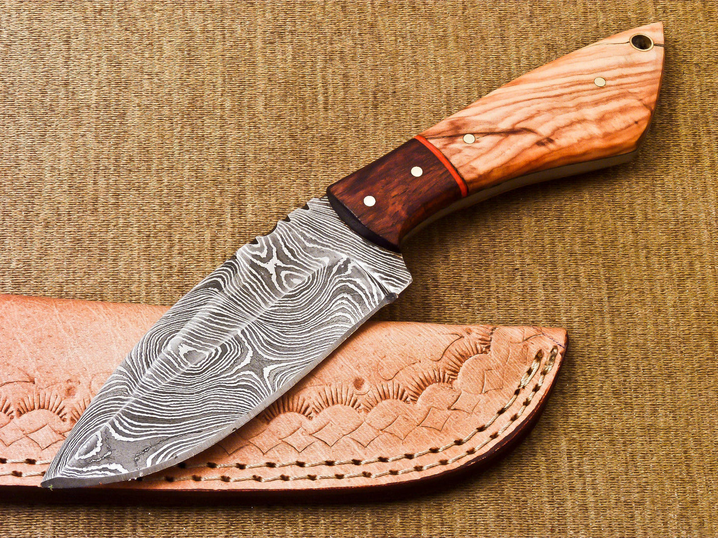 Premium Custom Damascus Steel Survival Knife - 5" Blade for Adventurers - Korvel