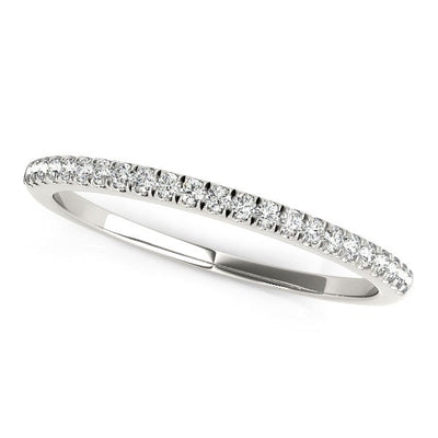 Anillo de boda de diamantes con engaste estilo scallop de oro blanco de 14k