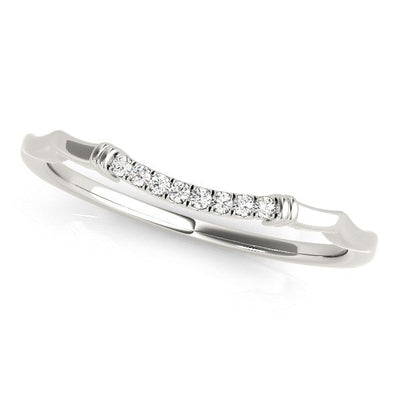 Anillo de boda de diamantes engastados en pavé con diseño de ola en oro blanco de 14k