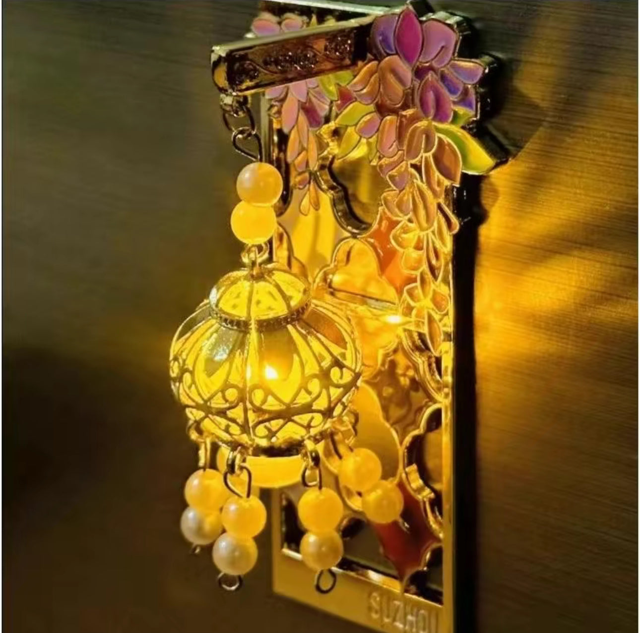 GlowCrane Wuhan Magnet - Luminous Cultural Souvenir
