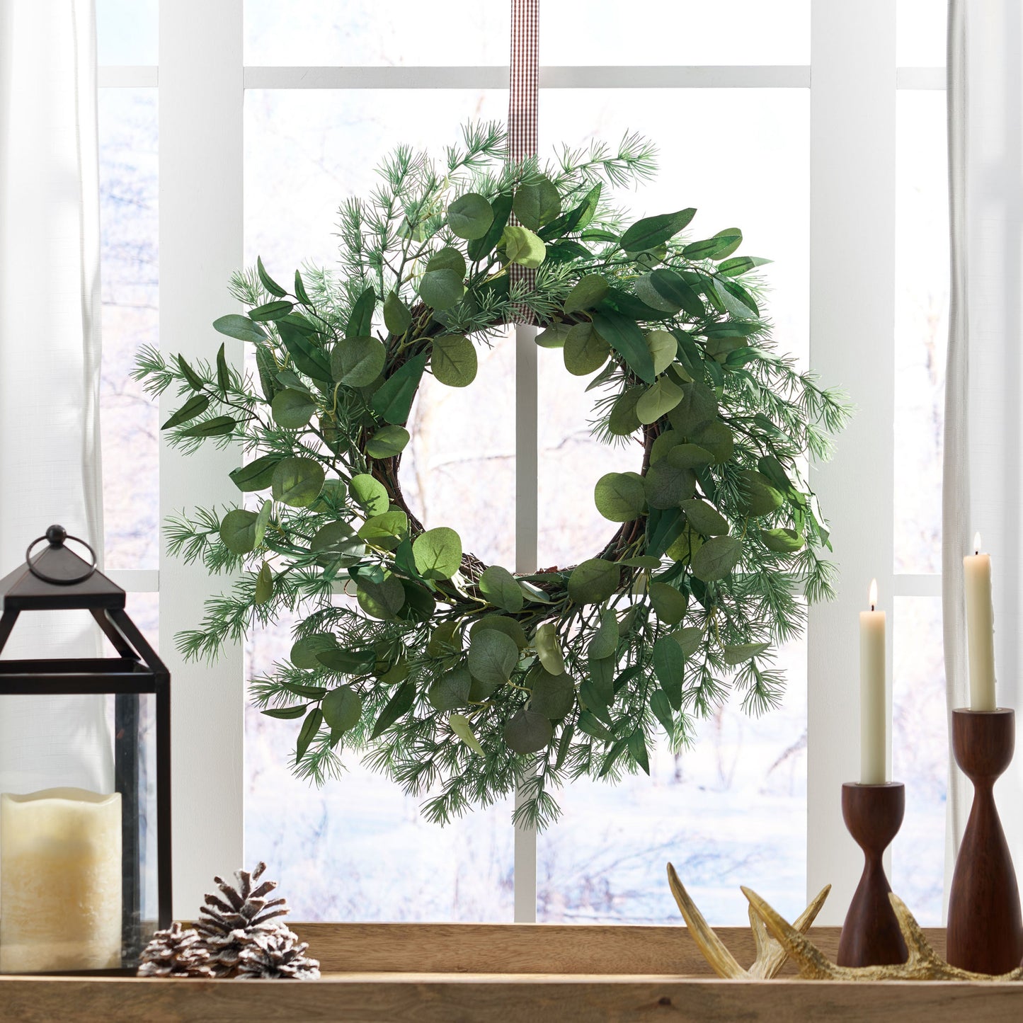Elegant 24.5" Leaves Wreath for Home Decor