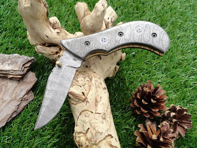The Valiant: Custom Damascus Steel Folding Pocket Knife for Everyday Use - Korvel