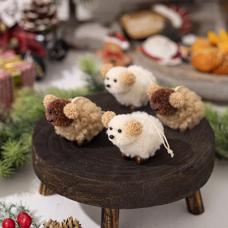 Ornement suspendu en peluche de chiot en 2 pièces