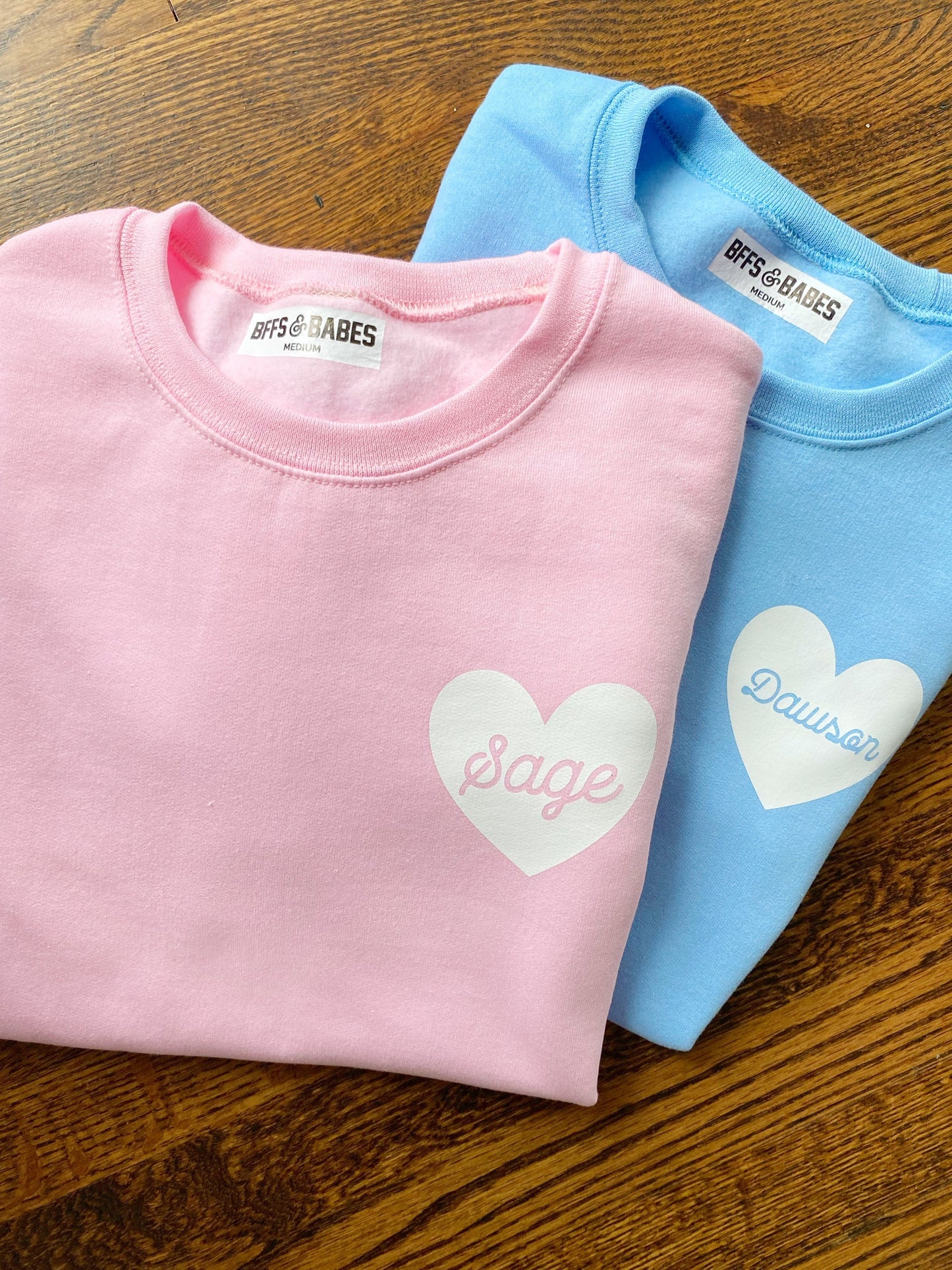 Sudadera Personalizable con Corazón en Azul Claro