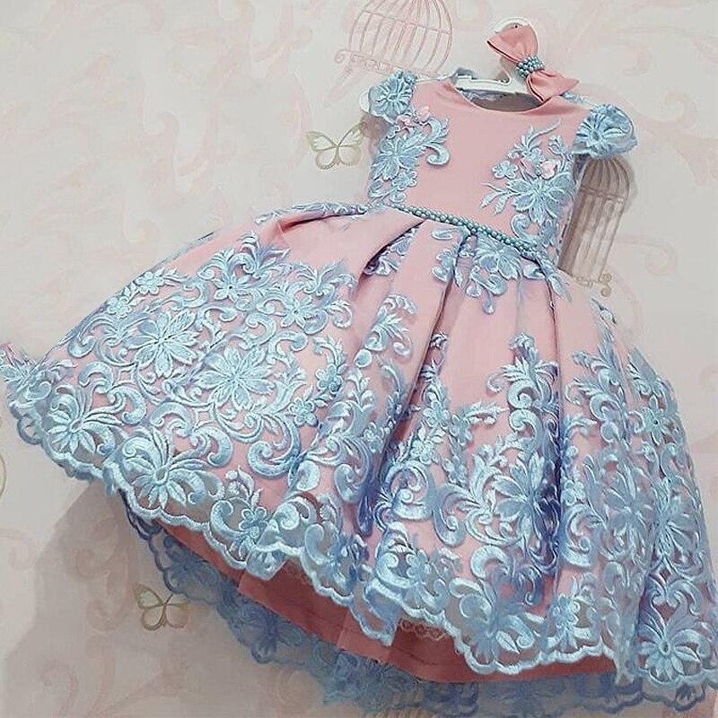 Robe de Princesse de Luxe Fait Main avec Nœud
