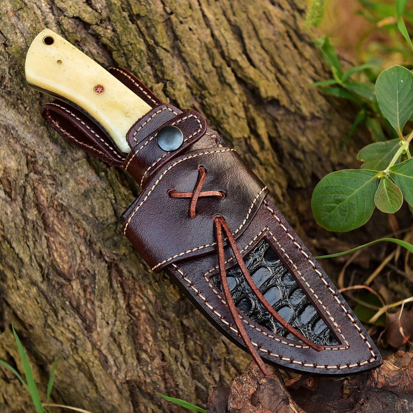 Artisan Damascus Steel Skinner Knife – Handcrafted with Exquisite Camel Bone Handle - Korvel