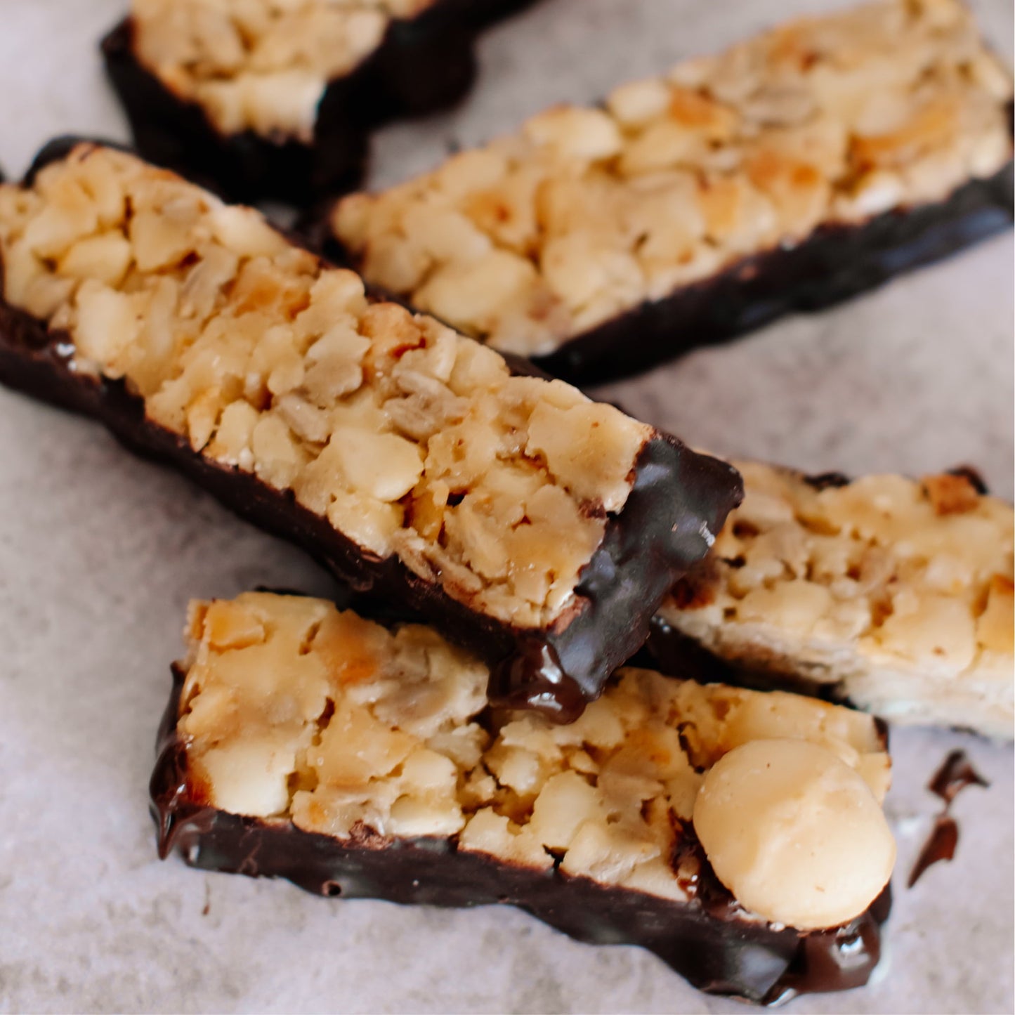 Chocolate Macadamia Nuts Snack Bar (12 Bars) - Korvel