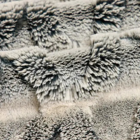 Luxe Cuddle Bunny Bailey Night Fabric per Yard