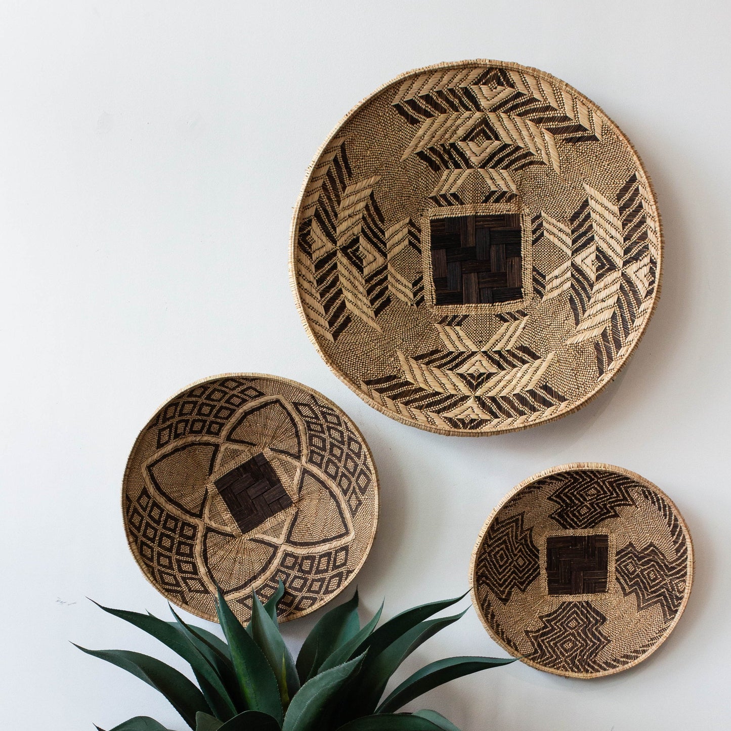 Zambian Plateau Decorative Wall Basket