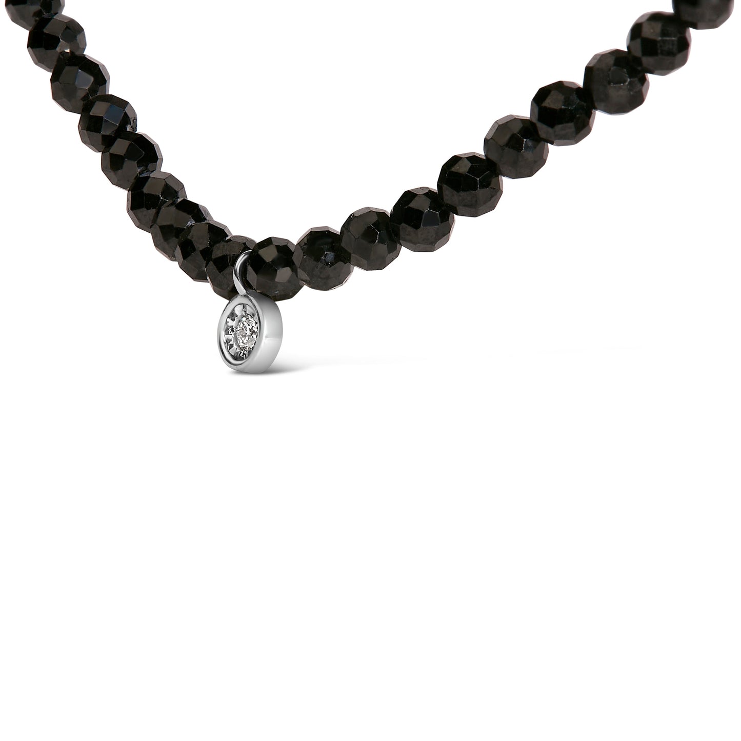 Collier en perles de spinelle noir avec accent en diamant en argent sterling