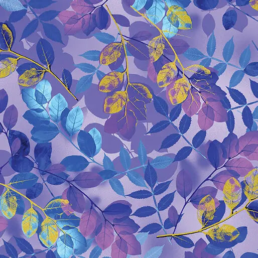 Tissu en coton à motifs de feuilles éthérées violettes - 44"/45" par yard