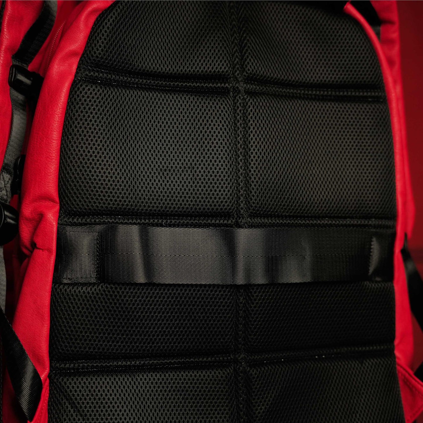 Mochila de Mano de Cuero Rojo de Lujo - Edición Limitada