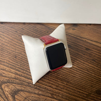 Rouge Rubis Matte Alligator Apple Watch Band