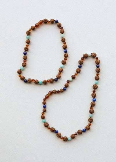 Ensemble de collier en ambre de la mer Baltique et pierres précieuses Cognac