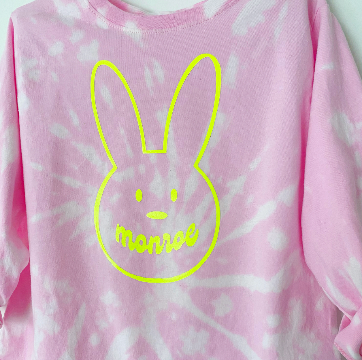 T-shirt personnalisé Bunny Tie-Dye pour tout-petit