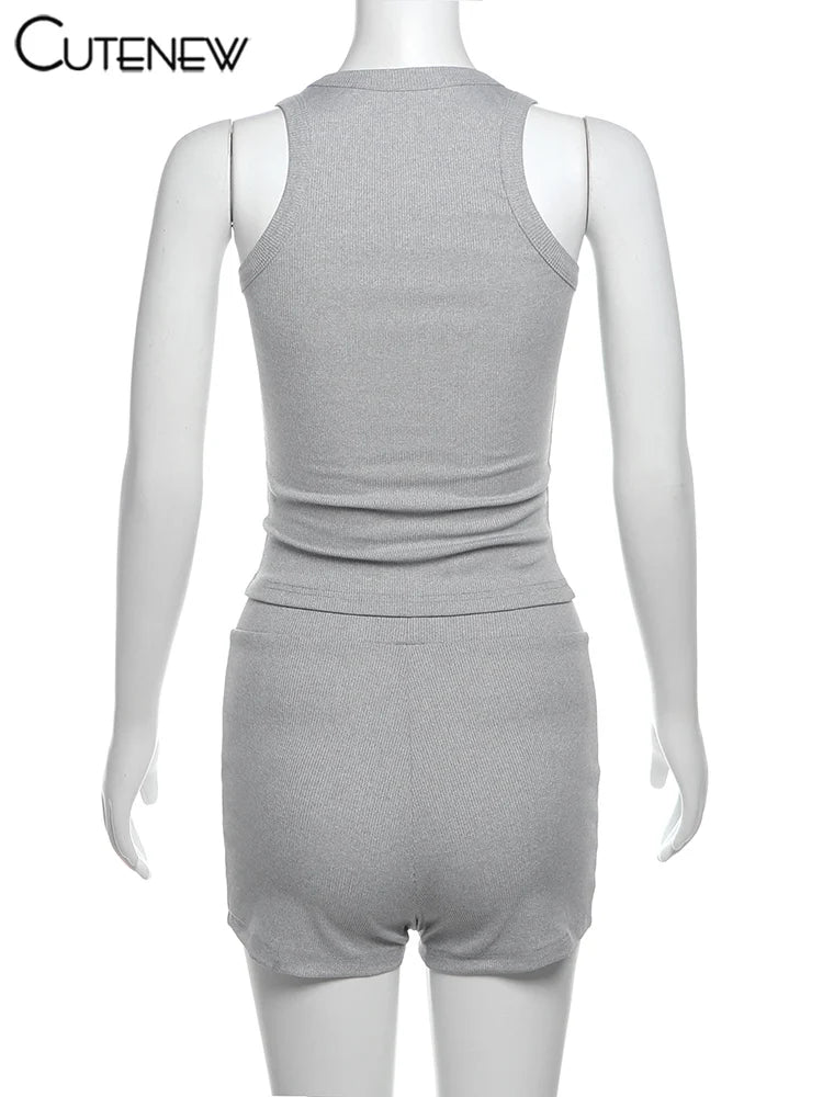 SunnyStride: Conjunto de Corto y Pantalones de Mujer con Estiramiento y Rayas
