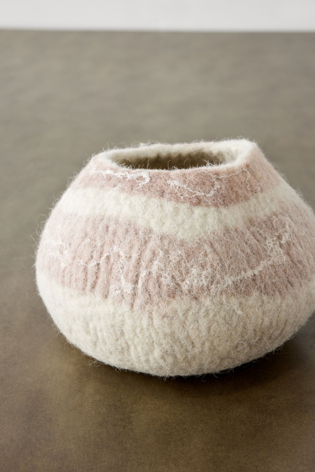 Tazón de lana Ukhamba Soft Stone Harmony