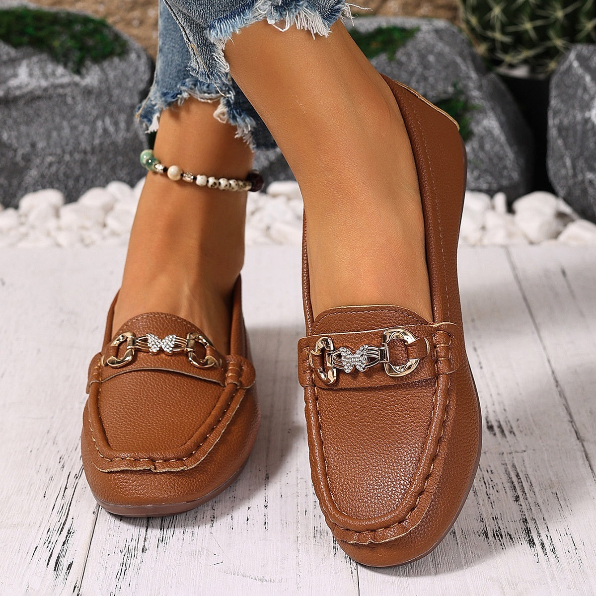 Versatile Soft Bottom Slip-On Flats for Spring and Autumn