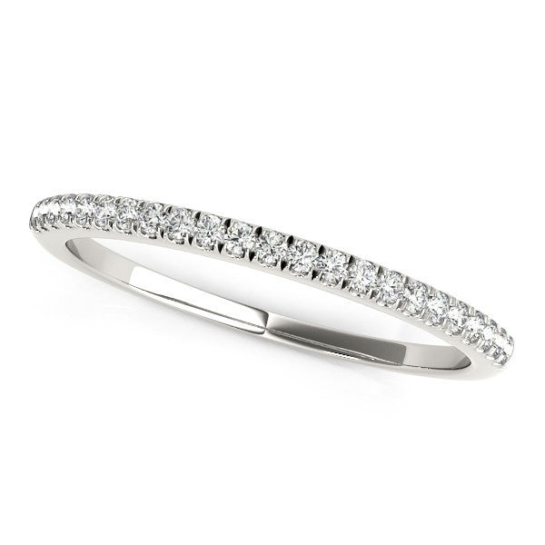 Anillo de boda de diamantes con engaste estilo scallop de oro blanco de 14k