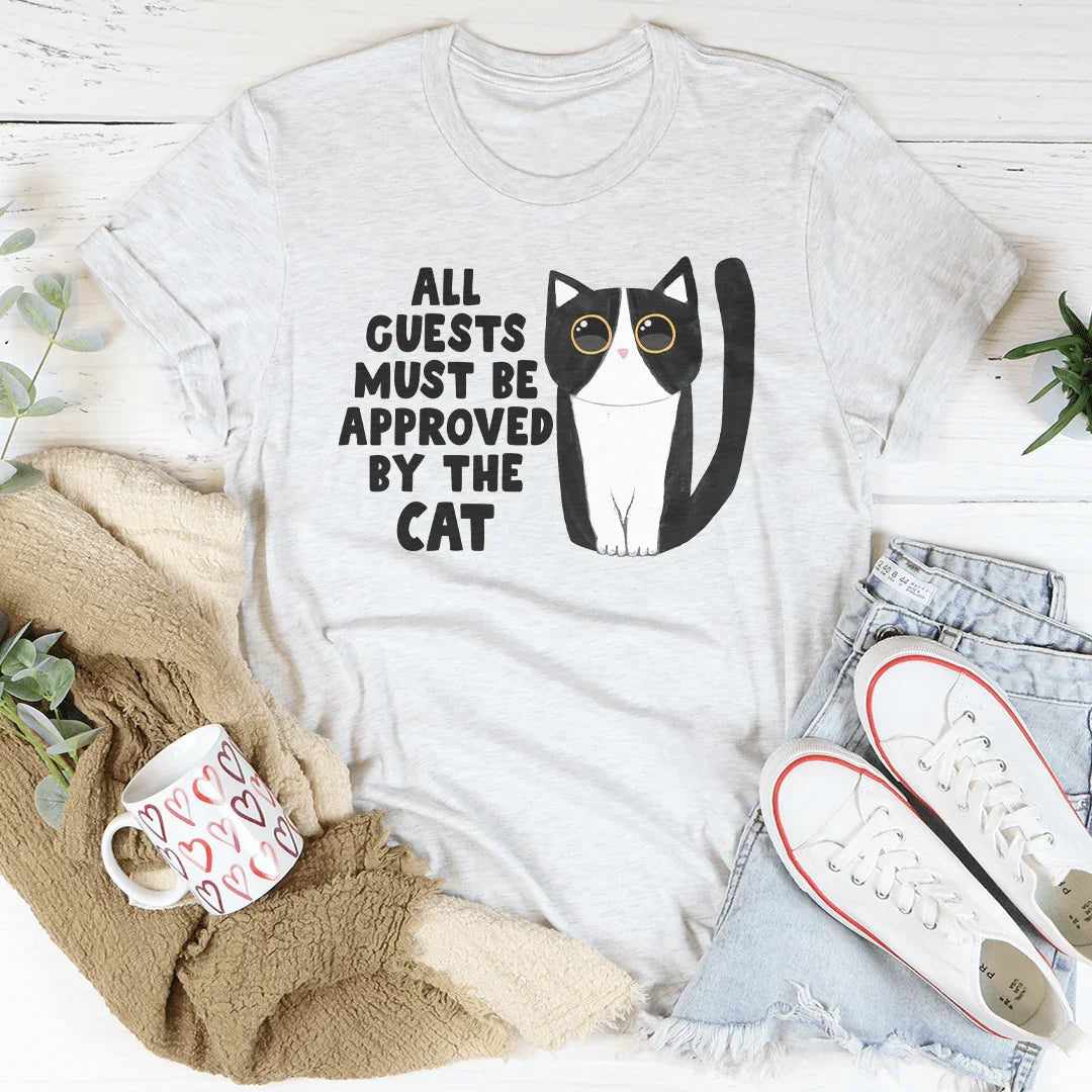 Todos los invitados deben ser aprobados por el gato Tee