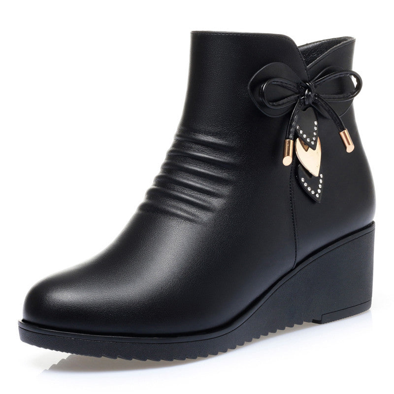 Bottes courtes en velours pour femmes avec talon incliné et semelle épaisse