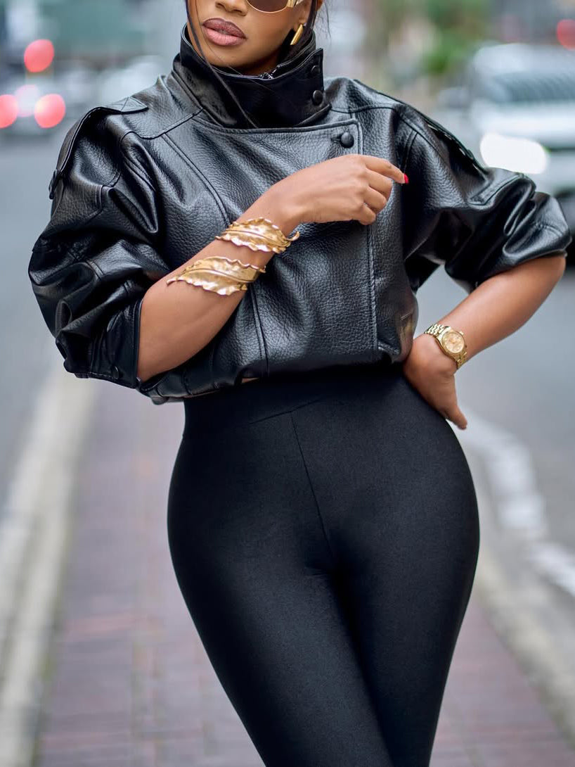Veste courte en cuir synthétique grain lychee noir élégant